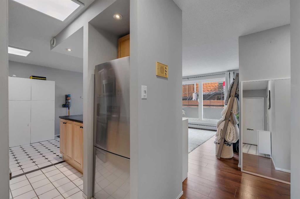 Fourth View of 307, 903 19 Avenue SW, Lower Mount Royal, Calgary, Alberta, T2T 0H8