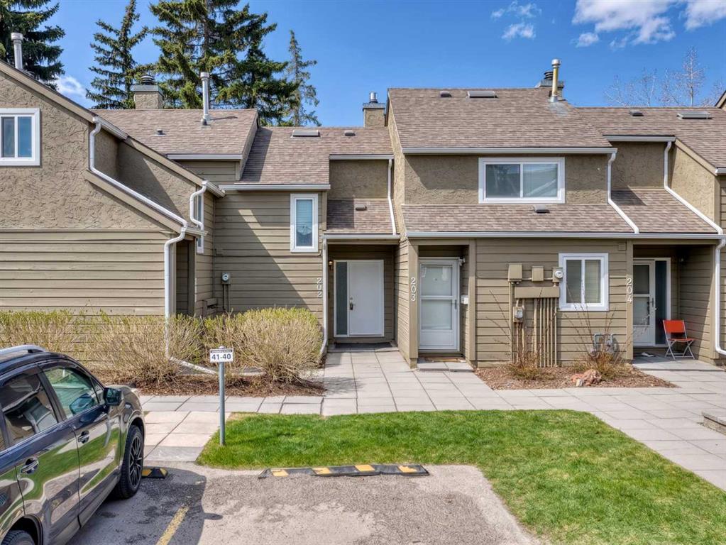 202, 829 Coach Bluff Crescent SW, A2307747, Alberta,