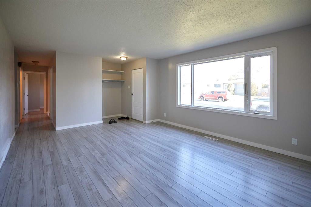 Fifth View of 2501 13 Avenue N, Park Meadows, Lethbridge, Alberta, T1H 4A4