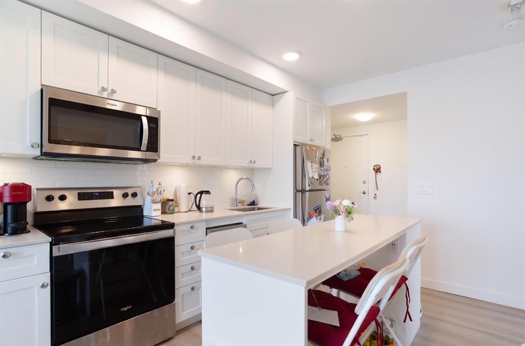 Fifth View of 902, 123 4 Street NE, Crescent Heights, Calgary, Alberta, T2E 8K3