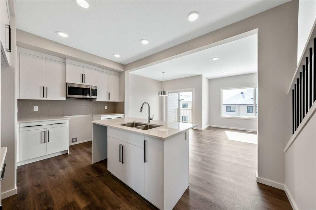 Fourth View of 366 Heritage Boulevard , Heritage Hills, Cochrane, Alberta, T4C 3K8