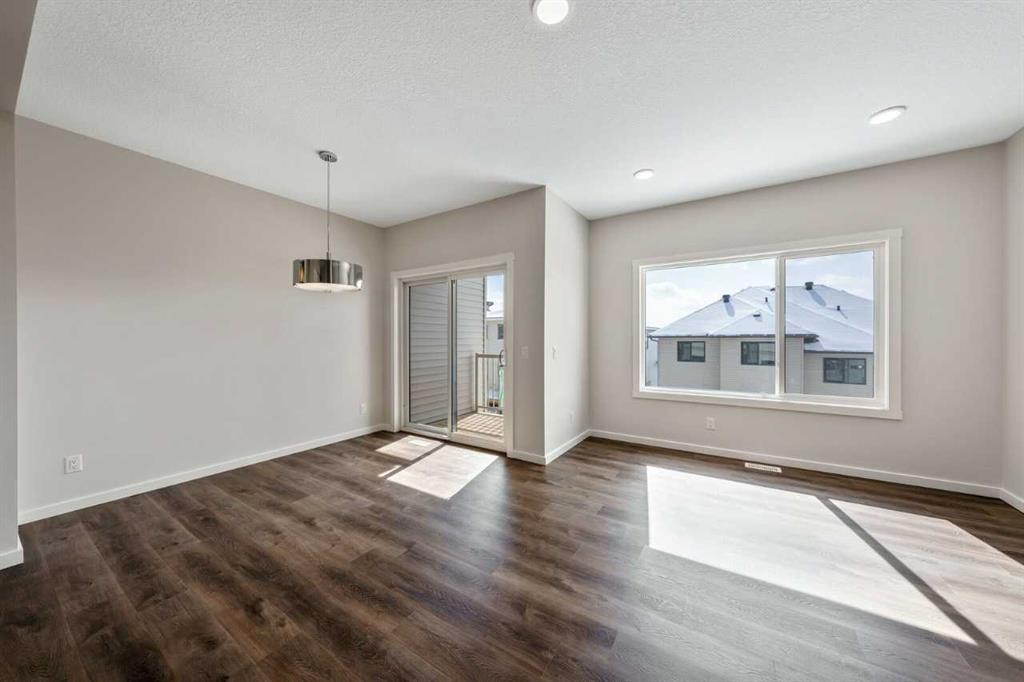 Fifth View of 366 Heritage Boulevard , Heritage Hills, Cochrane, Alberta, T4C 3K8