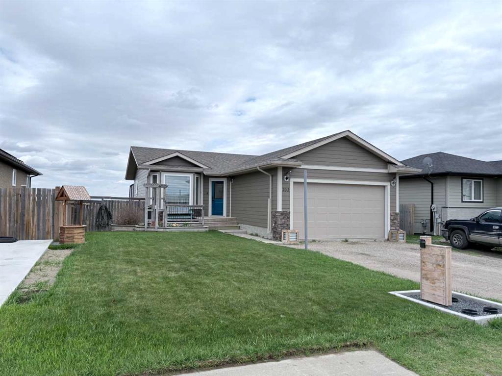 702 2 Street E, A2307849, Alberta,