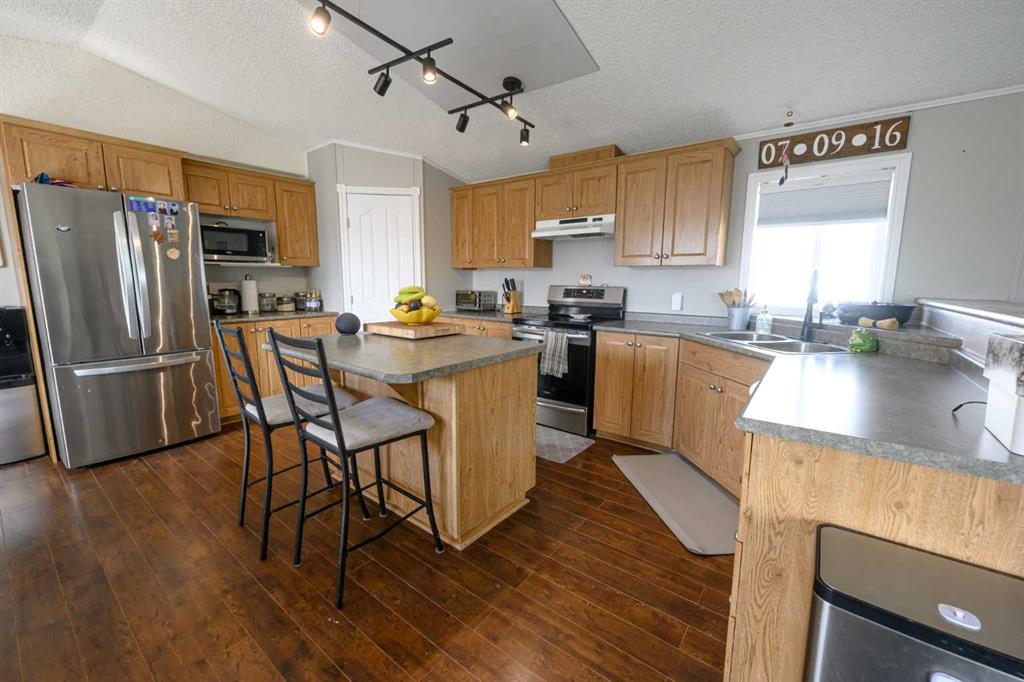 Third View of 9509 109 Avenue , N/A, Clairmont, Alberta, t8x5b8