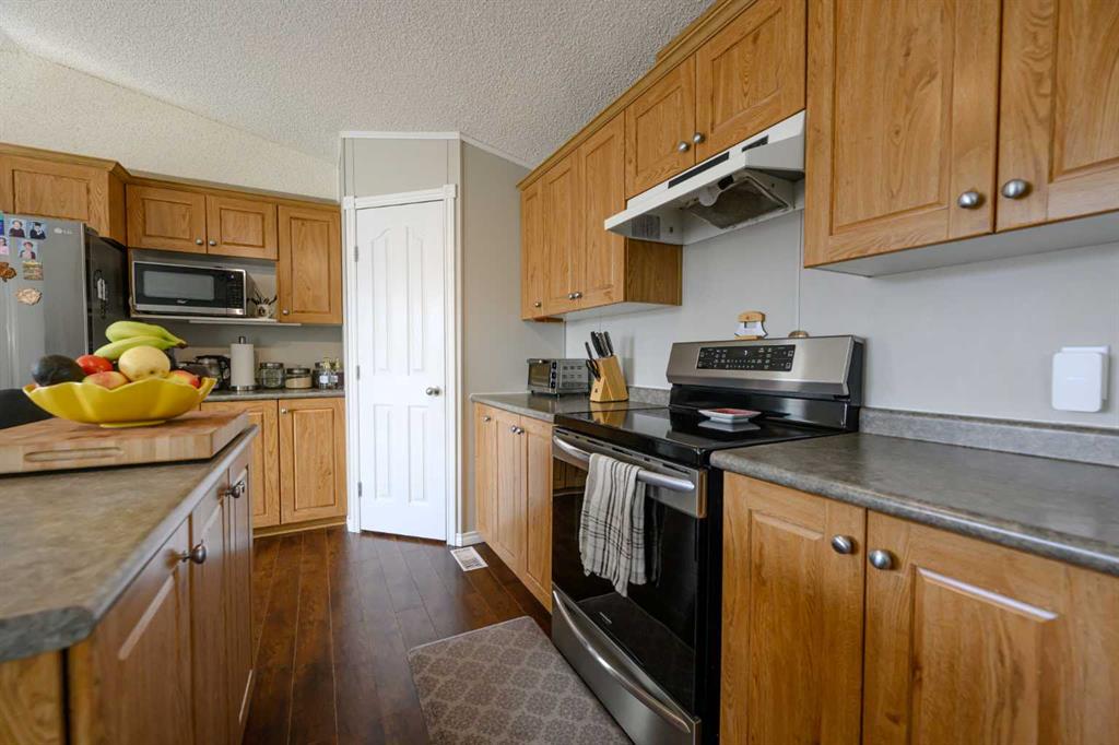 Fourth View of 9509 109 Avenue , N/A, Clairmont, Alberta, t8x5b8