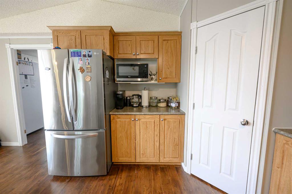 Fifth View of 9509 109 Avenue , N/A, Clairmont, Alberta, t8x5b8