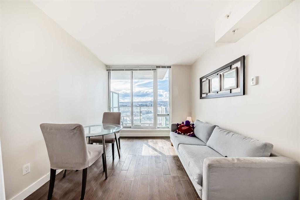 Fifth View of 1607, 3820 Brentwood Road NW, Brentwood, Calgary, Alberta, T2L 2L5
