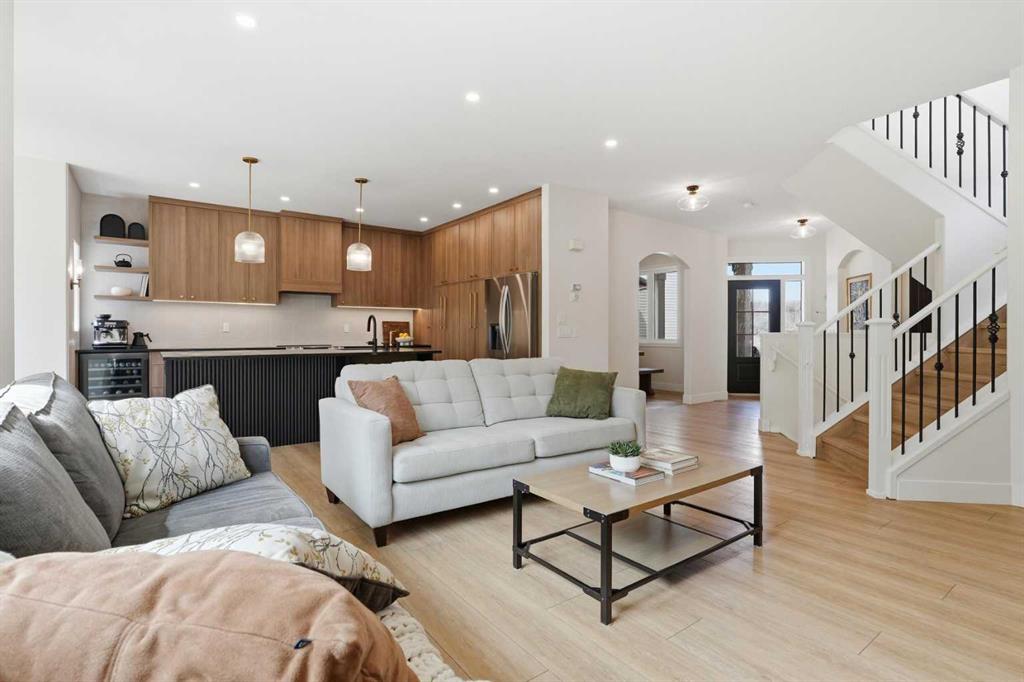 Fifth View of 15 Valley Stream Manor NW, Valley Ridge, Calgary, Alberta, T3B5V9