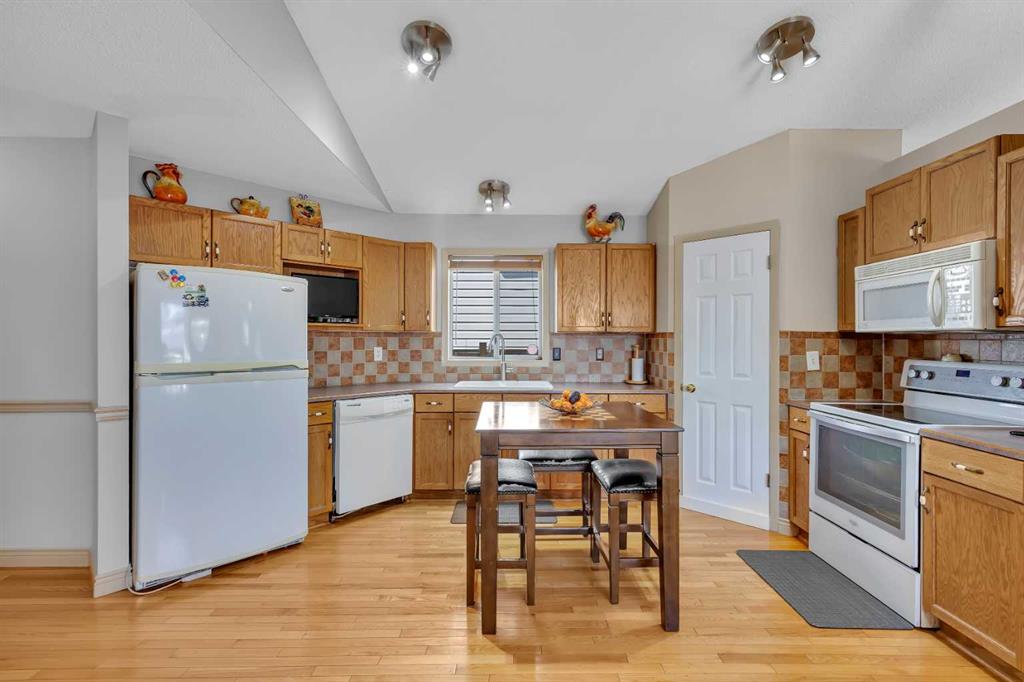 Fifth View of 189 Applemead Close SE, Applewood Park, Calgary, Alberta, T2A 7S6