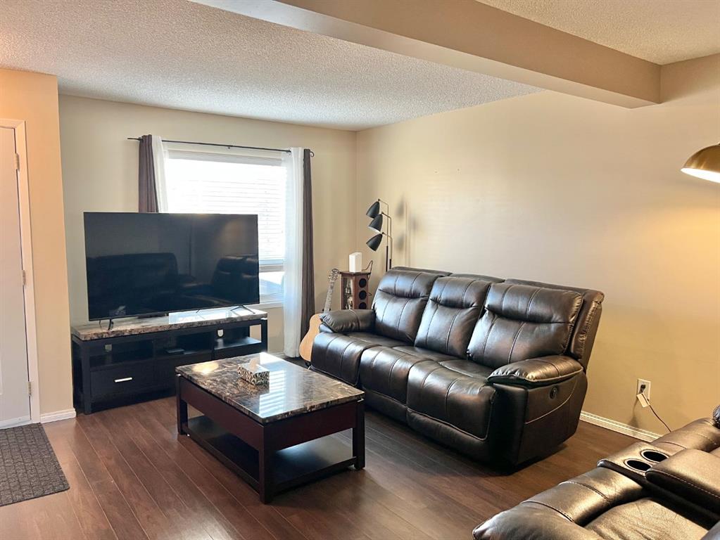 Third View of 808 Birchwood Close , Bankview, Drumheller, Alberta, T0J0Y6