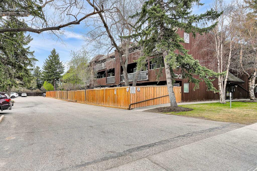 305, 1001 68 Avenue SW, A2308029, Alberta,