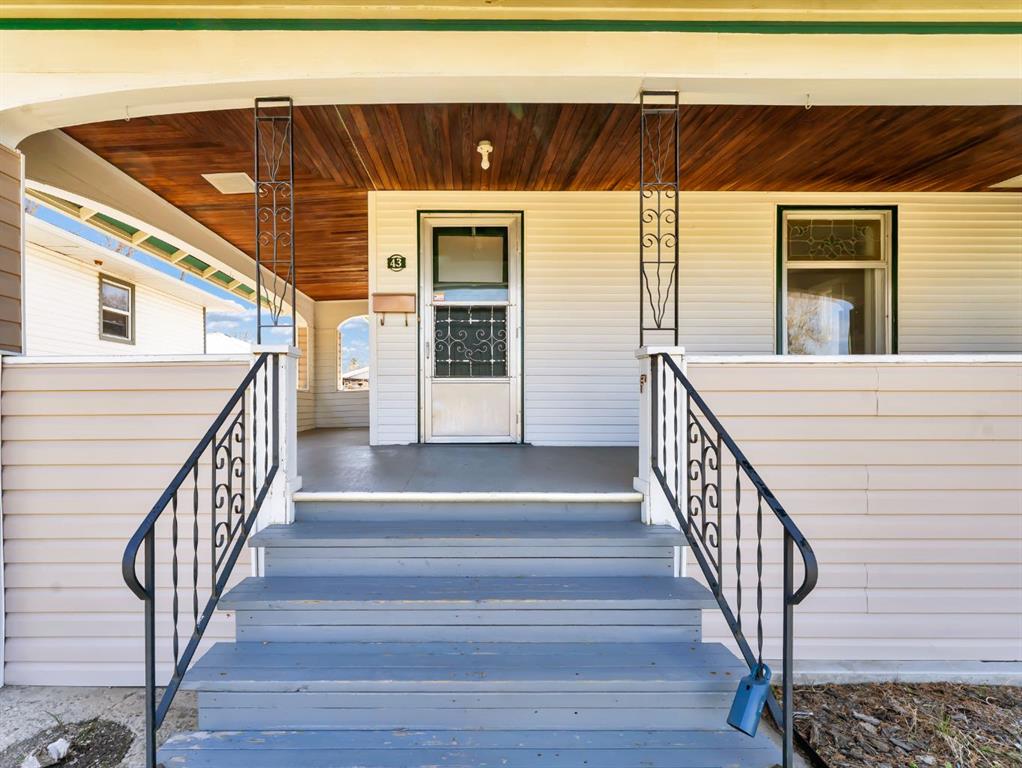 Third View of 43 9 Street NE, Northeast Crescent Heights, Medicine Hat, Alberta, T1A 5R2