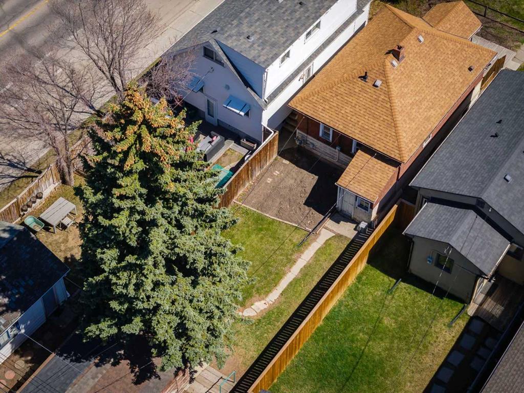 Third View of 2803 26A Street SW, Killarney/Glengarry, Calgary, Alberta, T3E 2C8