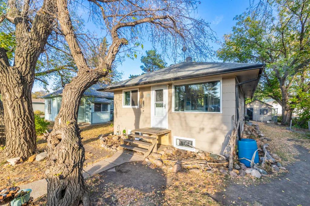 117 2 Street W, A2308216, Saskatchewan,
