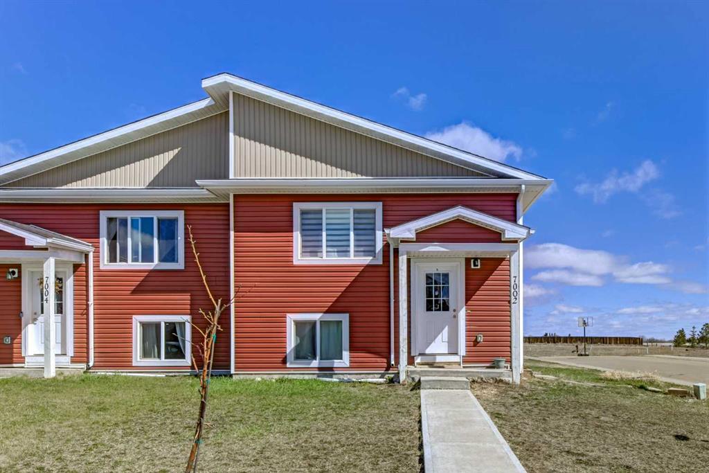 Second View of 7002 50 Avenue , Southwest Meadows, Camrose, Alberta, T4V 5G1