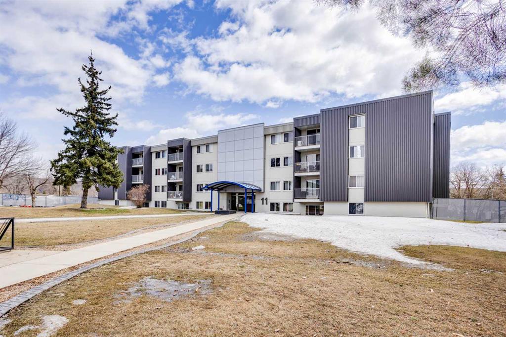 9, 11 Clearwater Crescent , A2308289, Alberta,