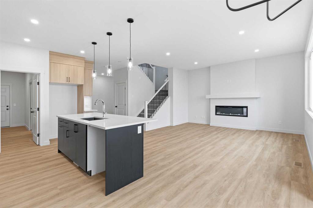 Fifth View of 190 Annette Landing NW, Glacier Ridge, Calgary, Alberta, T3R 2K2
