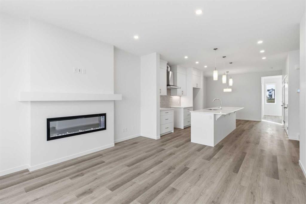 Fourth View of 199 Annette Landing , Glacier Ridge, Calgary, Alberta, T3R 2K2