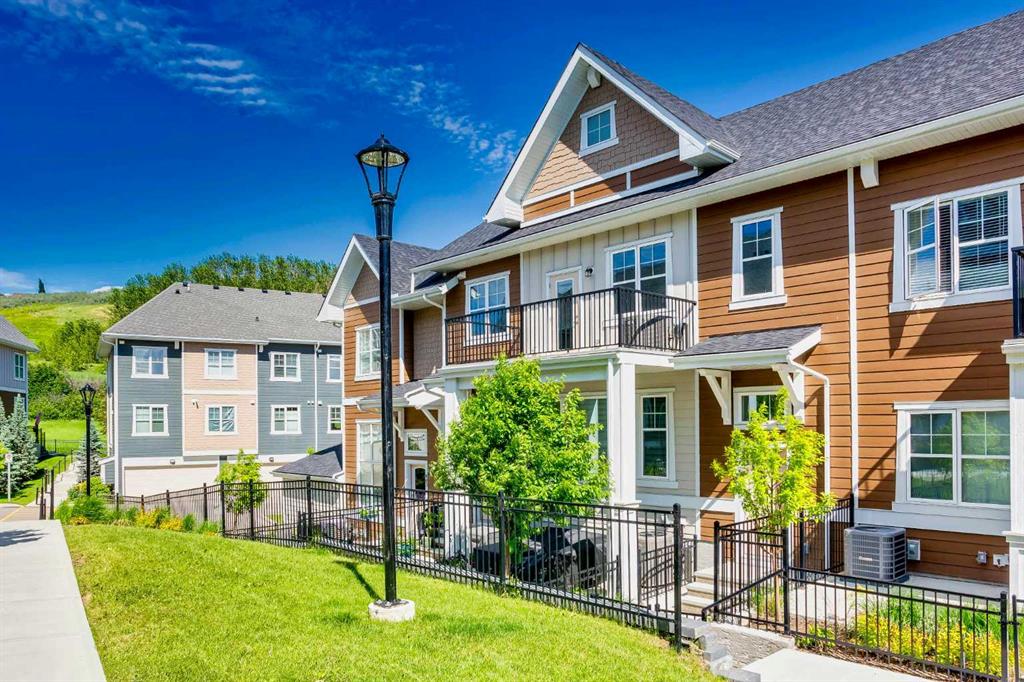 607 Cranbrook Walk SE, A2308346, Alberta,