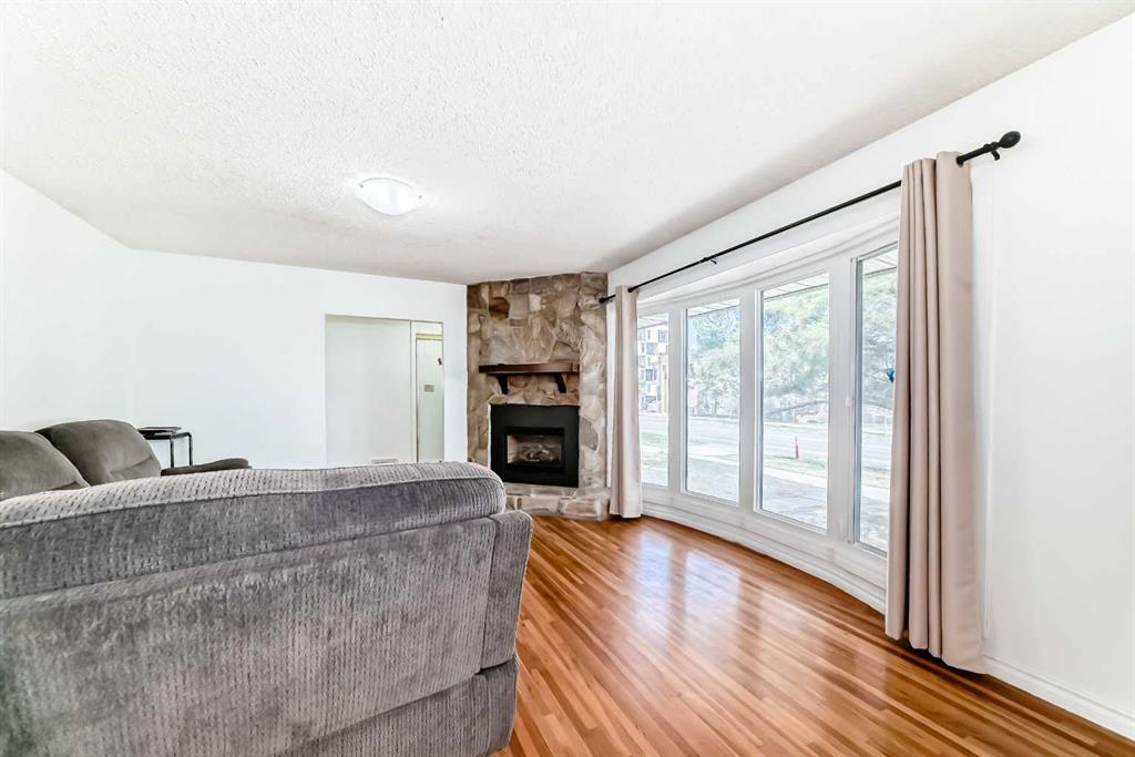 Fifth View of 2215 37 Street SW, Glendale, Calgary, Alberta, T3A 3A5