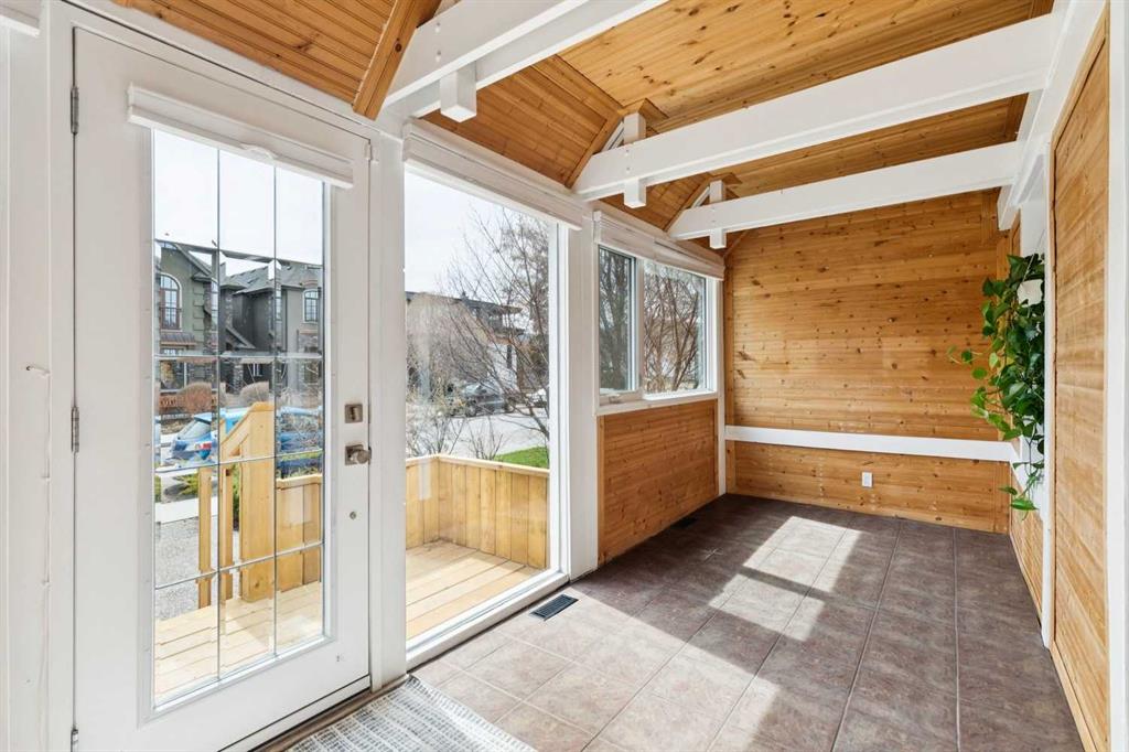 Fifth View of 2128 Broadview Road NW, West Hillhurst, Calgary, Alberta, T2N3H9