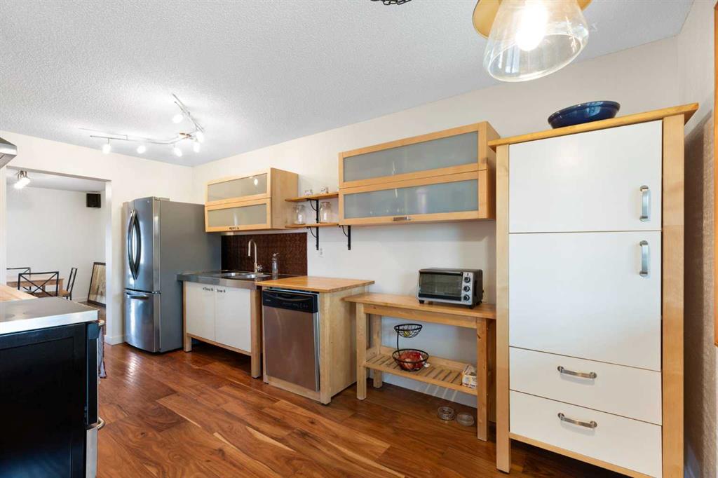 Third View of 84 Abingdon Crescent NE, Abbeydale, Calgary, Alberta, T2A 6S3