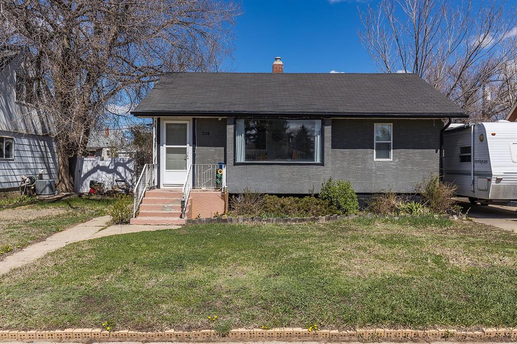 228 11 Street SW, A2308538, Alberta,