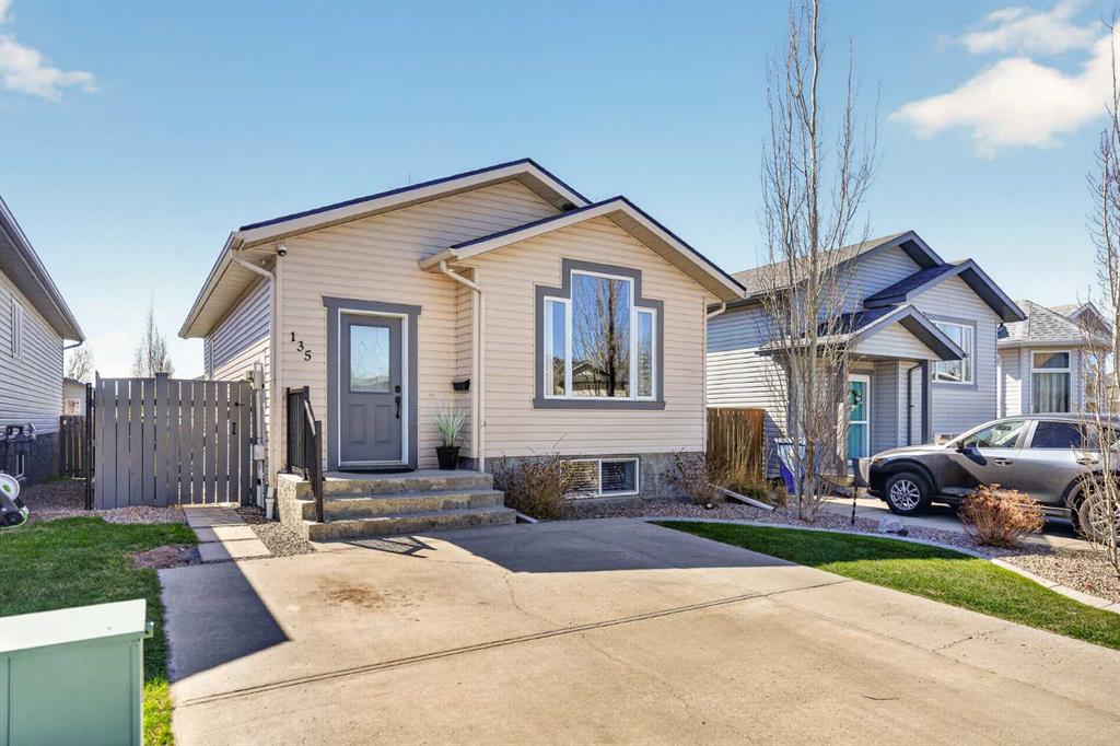 135 Blackfoot Court W, A2308560, Alberta,