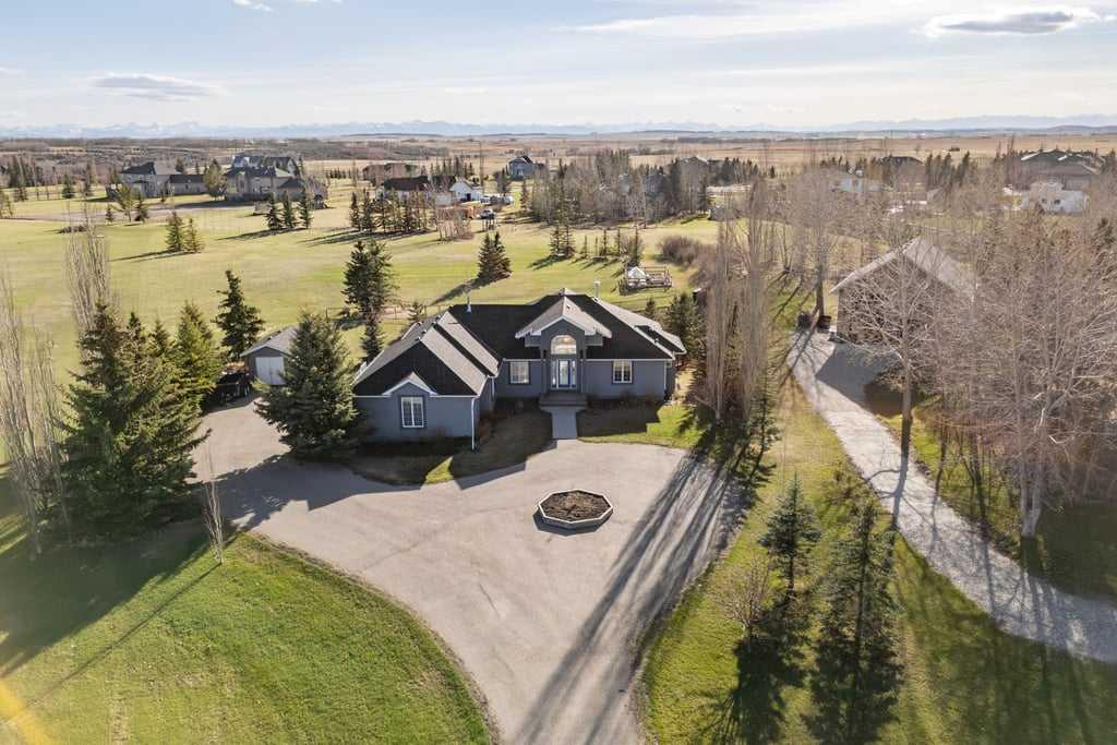 11 Country Lane Bay , A2308565, Alberta,
