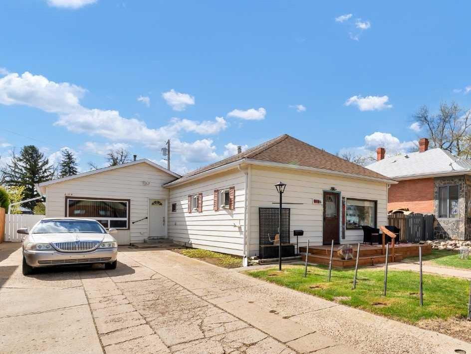 Second View of 819B 3 Street SE, River Flats, Medicine Hat, Alberta, T1A0J4