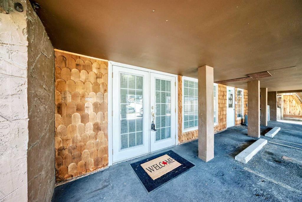 Third View of 300, 117 38 Avenue SW, Parkhill, Calgary, Alberta, T2S 0V4