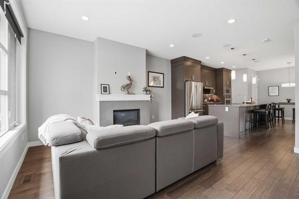 Fifth View of 2, 308 11 Avenue NE, Crescent Heights, Calgary, Alberta, T2E 0Z1