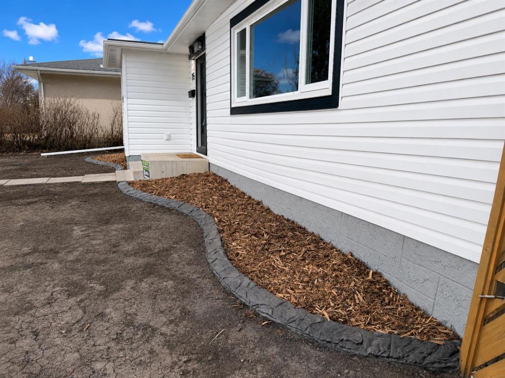 Fourth View of 25 Osborne Street , Oriole Park, Red Deer, Alberta, T4N 5C1