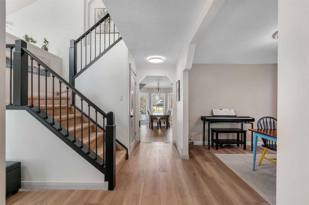 Fifth View of 941 Riverview Place SE, Riverbend, Calgary, Alberta, T2C 4K8