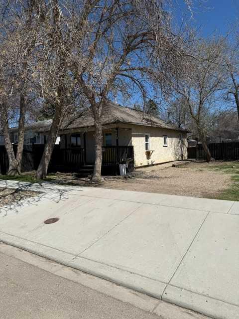 Fourth View of 325 4 Street SE, NONE, Redcliff, Alberta, T0J 2P0