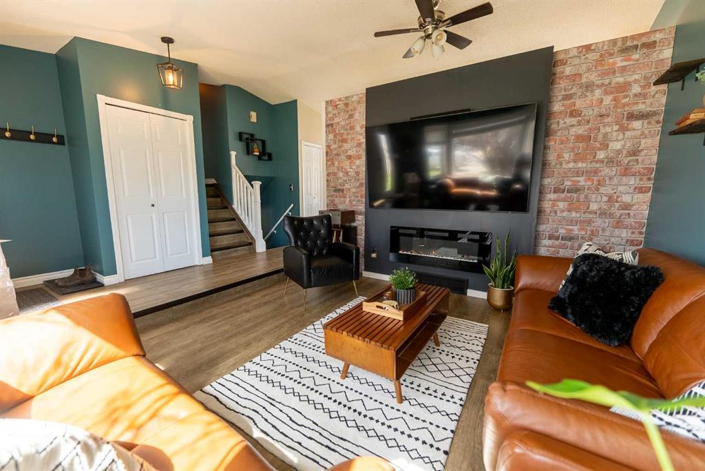 Third View of 18 Dunlop Street , Deer Park Estates, Red Deer, Alberta, T4R 2G6