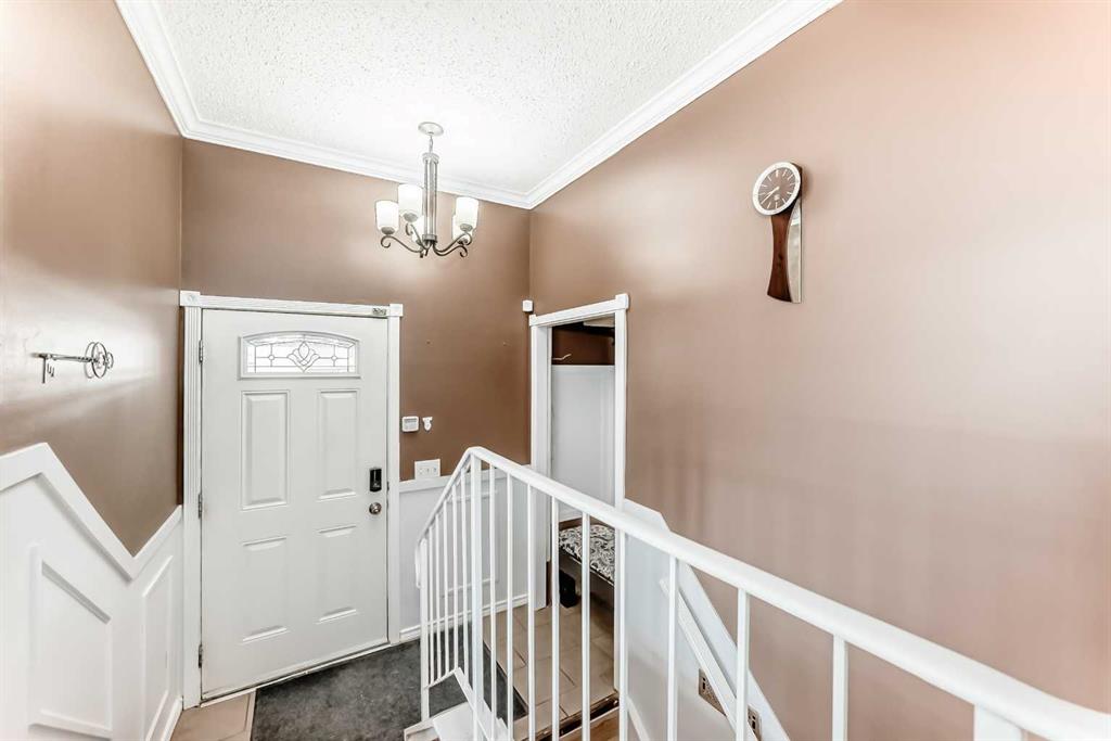 Third View of 4208 58 Street NE, Temple, Calgary, Alberta, T1Y 4E9