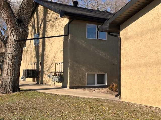 Fifth View of 457 3 Street NW, Riverside, Medicine Hat, Alberta, T1A6L2