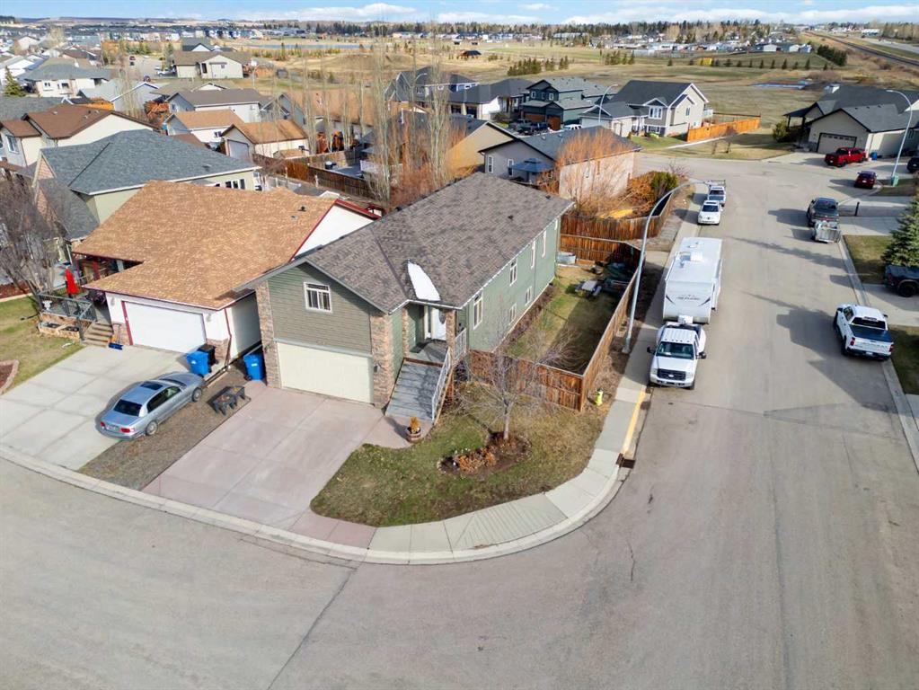 Third View of 901 Carriage Lane Place , NONE, Carstairs, Alberta, T0M0N0