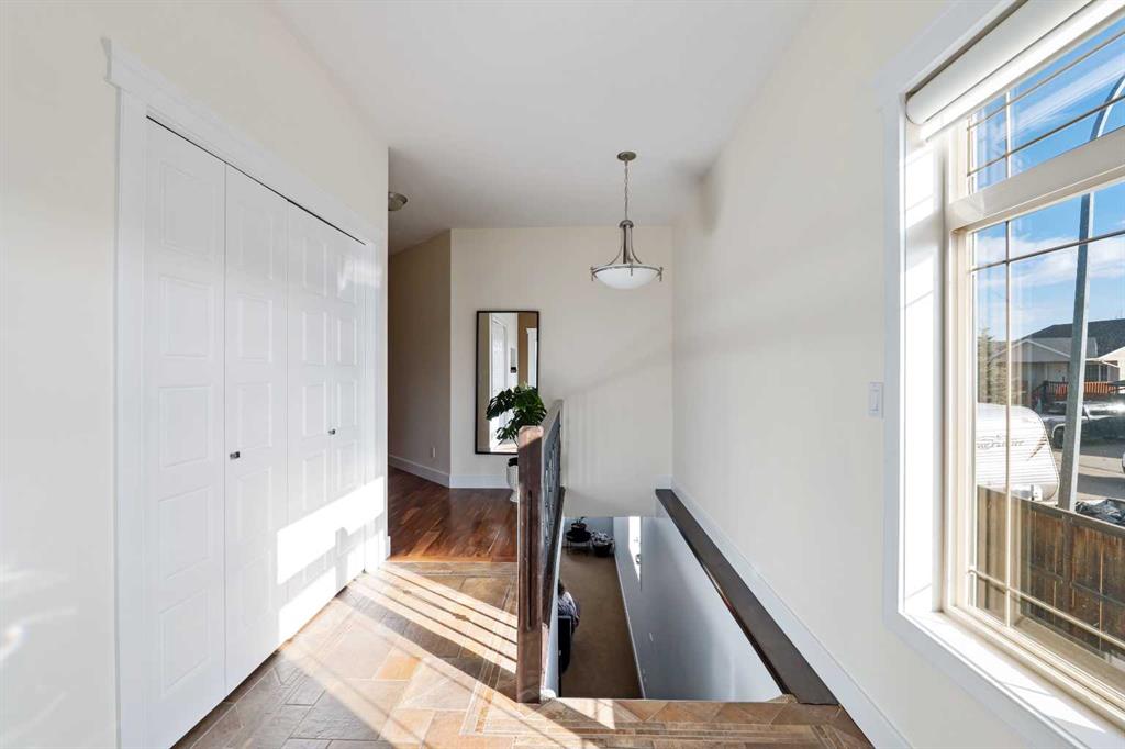 Fifth View of 901 Carriage Lane Place , NONE, Carstairs, Alberta, T0M0N0