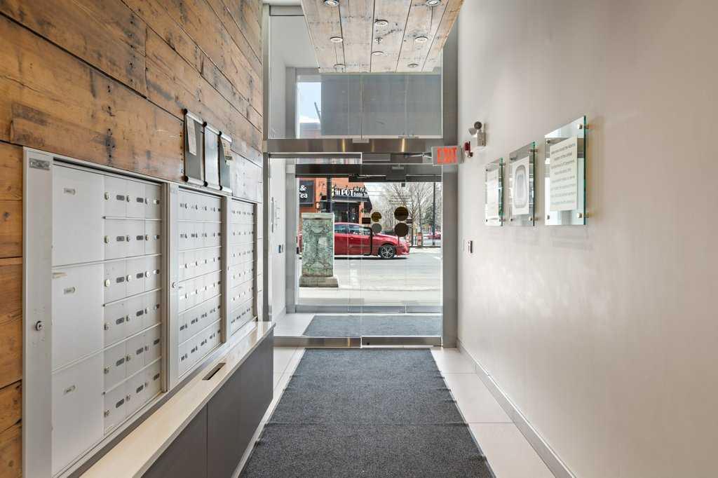Fourth View of 304, 301 10 Street NW, Hillhurst, Calgary, Alberta, T2N 1V5