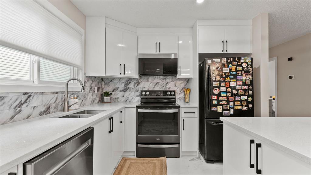Fifth View of 2416 Woodview Drive SW, Woodlands, Calgary, Alberta, T2W 4X7