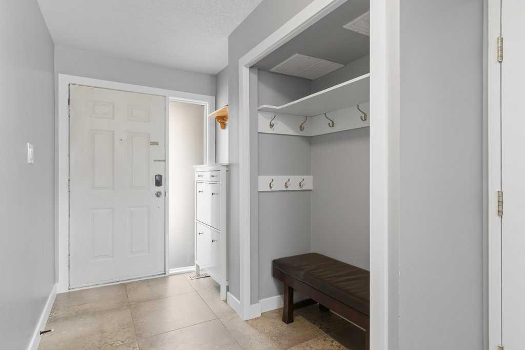 Fourth View of 3929 Point Mckay Road NW, Point McKay, Calgary, Alberta, T3B 4V7