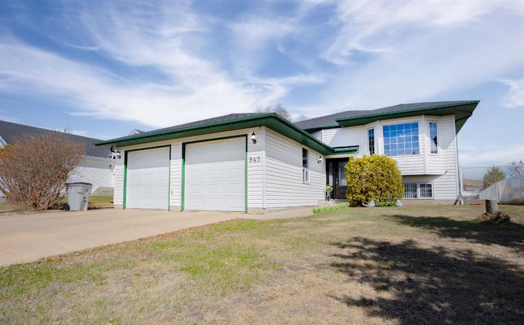 945 22 Street , A2308907, Alberta,