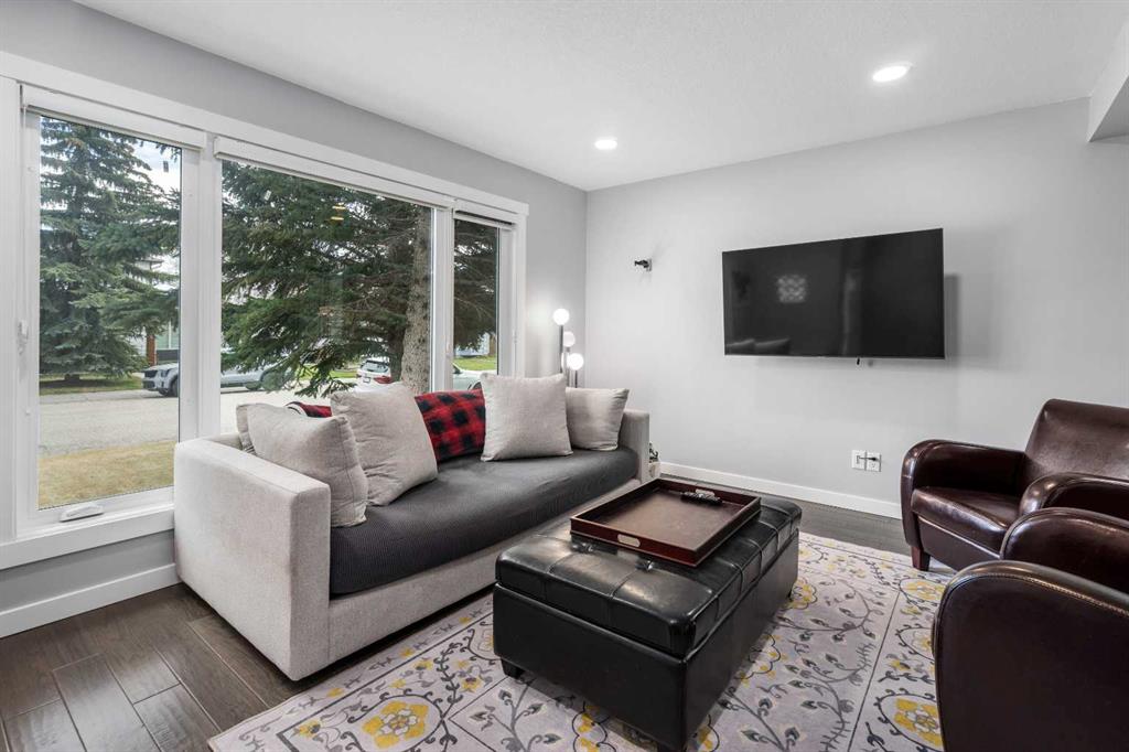 Fourth View of 76 Woodborough Crescent SW, Woodbine, Calgary, Alberta, T2W 5A2