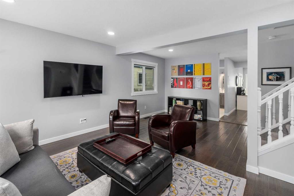 Fifth View of 76 Woodborough Crescent SW, Woodbine, Calgary, Alberta, T2W 5A2