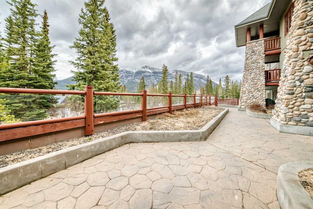104, 150 Crossbow Place , A2308930, Alberta,