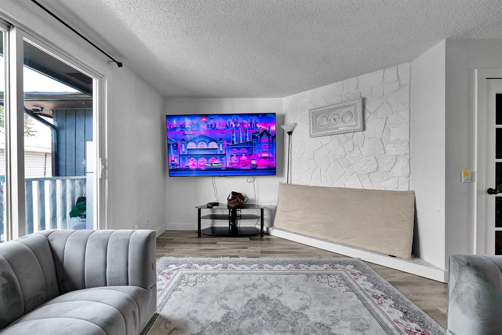 Third View of 3, 4543 7 Avenue SE, Forest Heights, Calgary, Alberta, T2A5E4