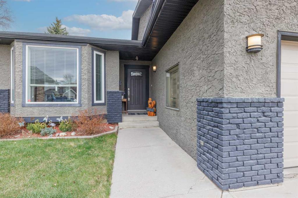 Fifth View of 228 Wood Valley Bay SW, Woodbine, Calgary, Alberta, T2W 5Y4