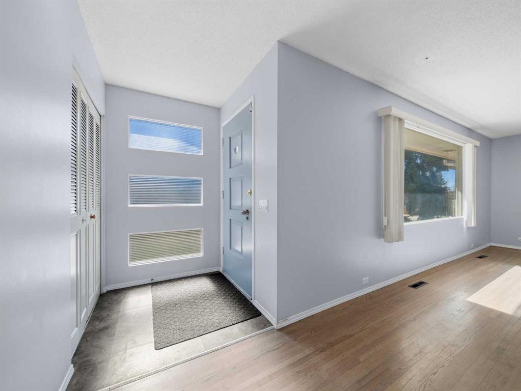 Fourth View of 5123 Bulyea Road NW, Brentwood, Calgary, Alberta, T2L 2H8